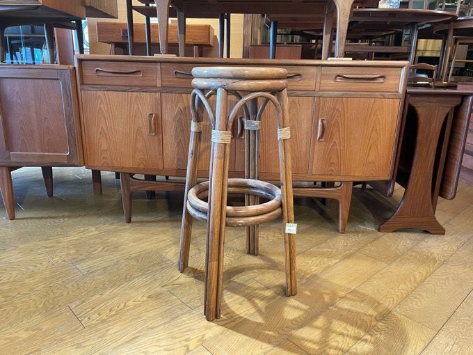ラタン スツール Vintage Rattan Stool | DOUBLEDAY ONLINE SHOP