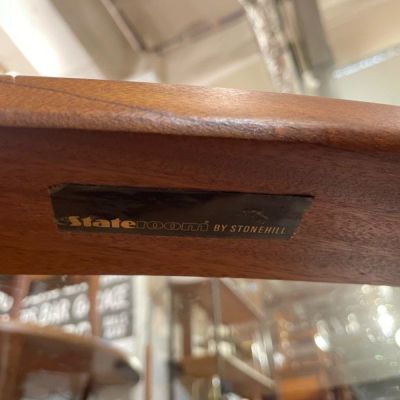 State Room by Stonehill 木製キャビネット State Room by Stonehill 含ま 木製キャビネット