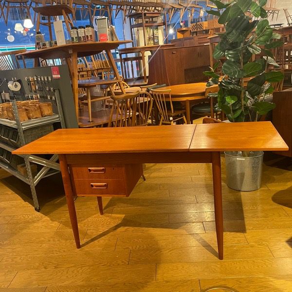 デンマーク製 ダニッシュ チーク デスク(伸長式） Danish Teak Desk