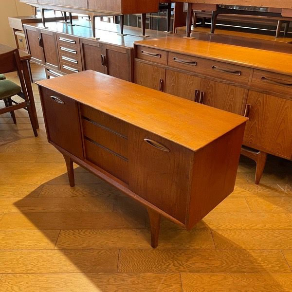 ジェンティーク チーク サイドボード Jentique Teak Sideboard