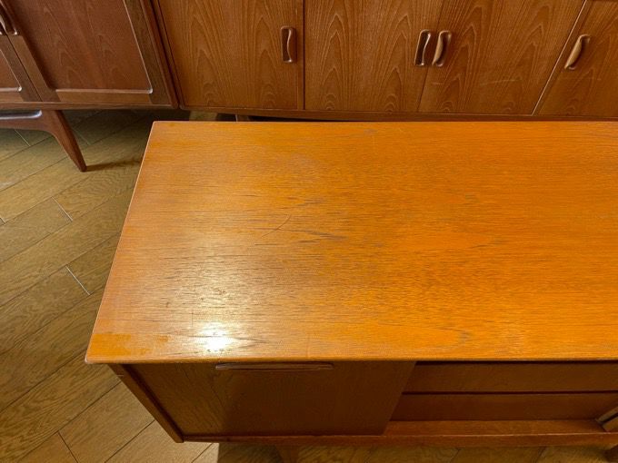 ジェンティーク チーク サイドボード Jentique Teak Sideboard ジェンティーク チーク サイドボード Jentique Teak Sideboard