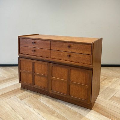 英国アンティークNathanネイサン製キャビネット/木製サイドボード84-262 英国アンティークNathanネイサン製キャビネット/木製サイド