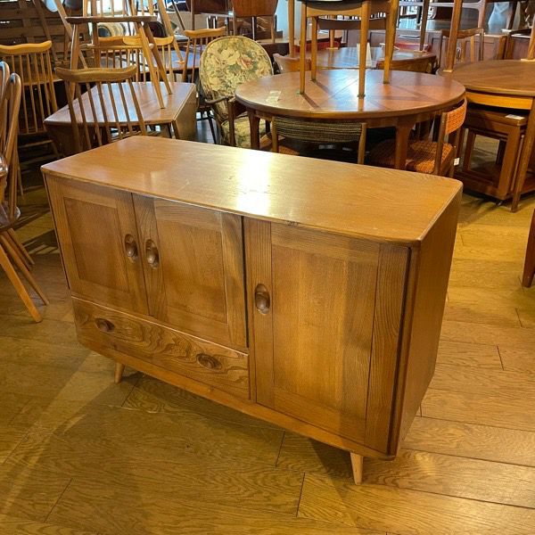アーコール サイドボード  Ercol Sideboard